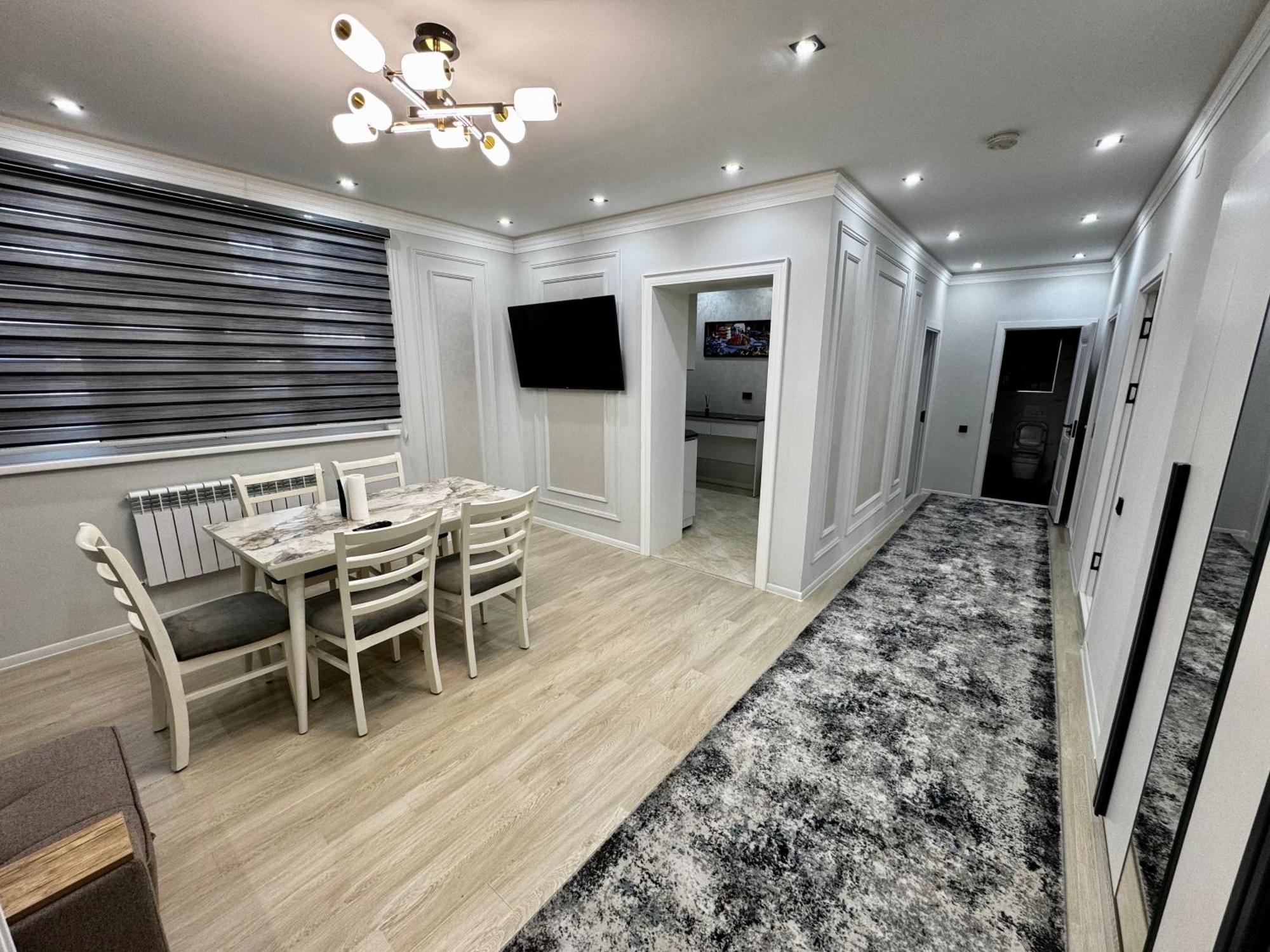 Entire Apartment In Central ヌクス エクステリア 写真